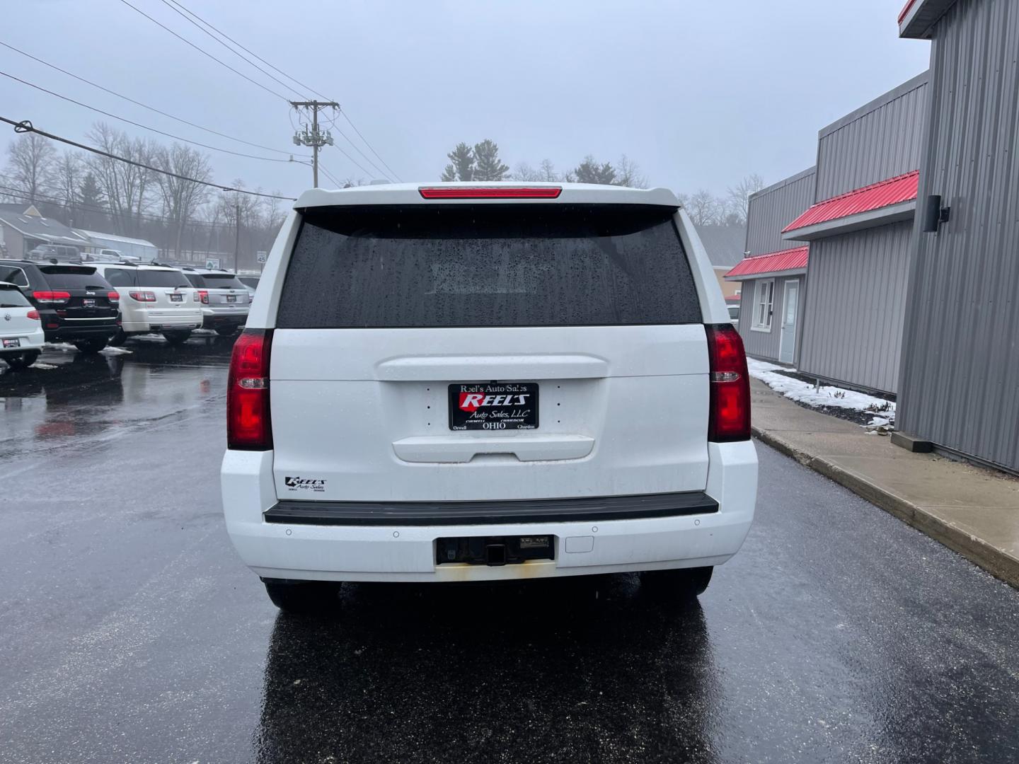 2016 White /Black Chevrolet Tahoe SSV 4WD (1GNSKFEC1GR) with an 5.3L V8 OHV 16V FFV engine, 6A transmission, located at 11115 Chardon Rd. , Chardon, OH, 44024, (440) 214-9705, 41.580246, -81.241943 - This 2016 Chevrolet Tahoe Special Service Vehicle (SSV) with 4WD is a robust and capable law enforcement vehicle featuring a 5.3-liter V8 engine paired with a 6-speed automatic transmission. It offers a two-speed transfer case to aid in both on-road performance and off-road capability. Its 3.08 axle - Photo#7